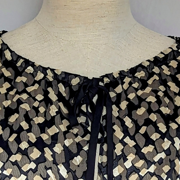 Theory Blouse Top Silk Blend Tie Neckline Gathered Waist Long Sleeve Black L NWT - Picture 4 of 14